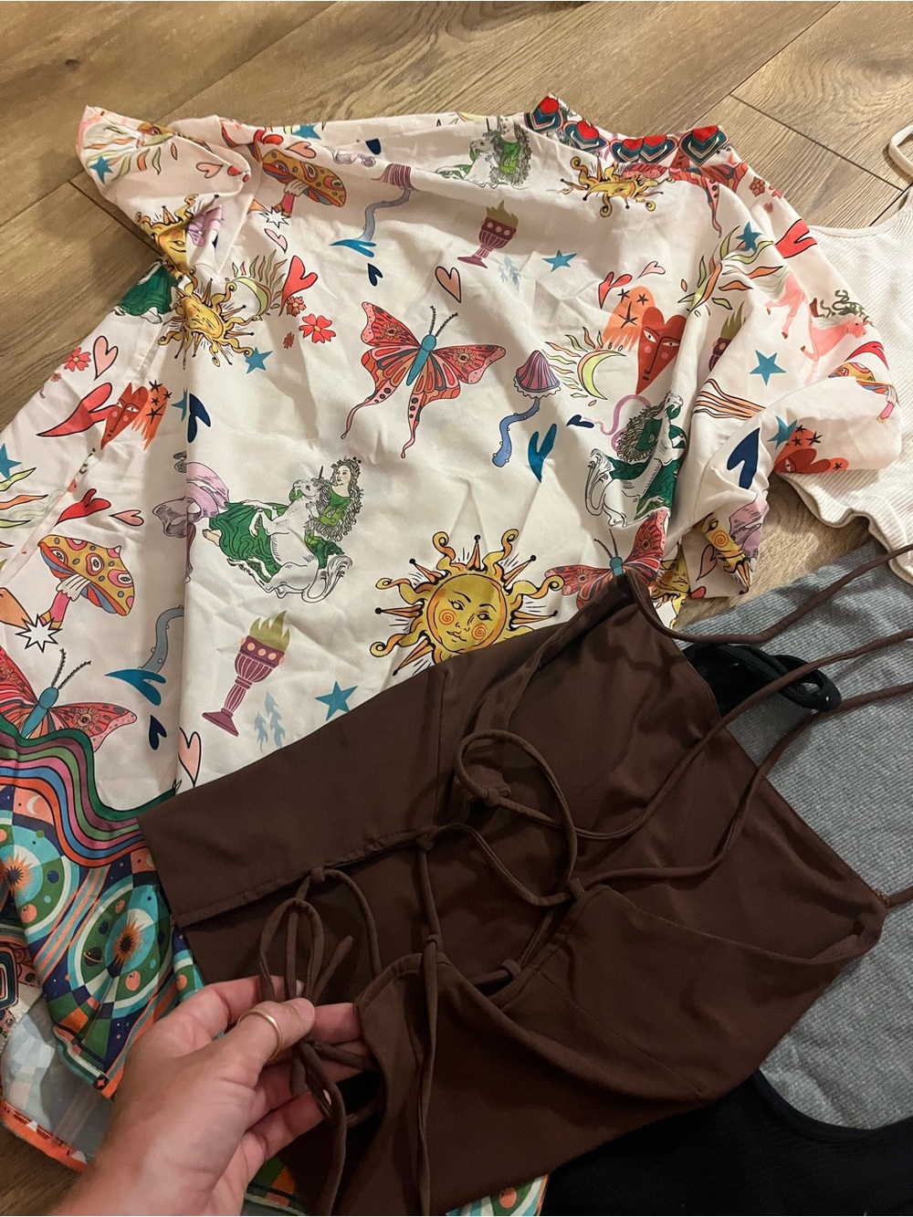 Summer top bundle - Picture 2 of 3